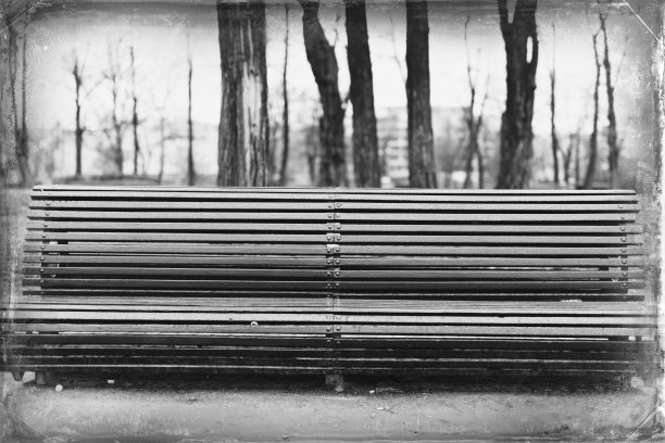 长板凳上图片下载