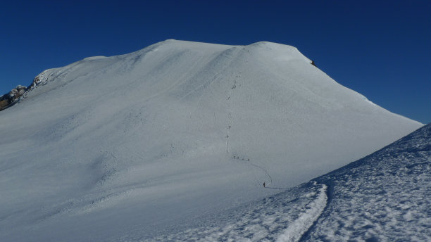 亚当斯山峰会图片下载