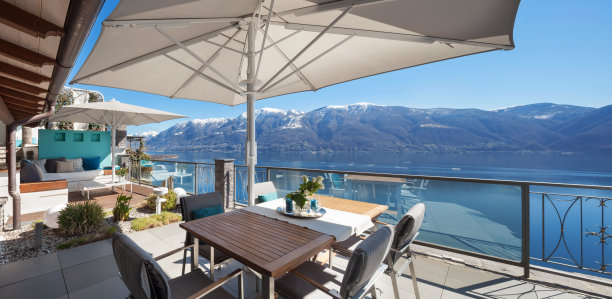 豪华住宅的露台图片下载