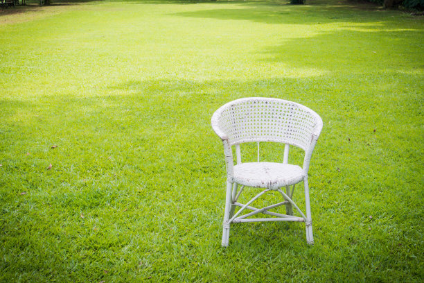 白色的椅子图片下载