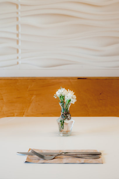 现代的表图片下载