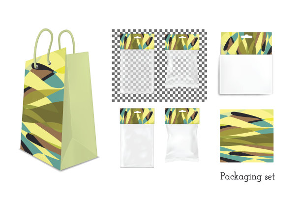 透明空塑料和纸包装。空白袋图片下载