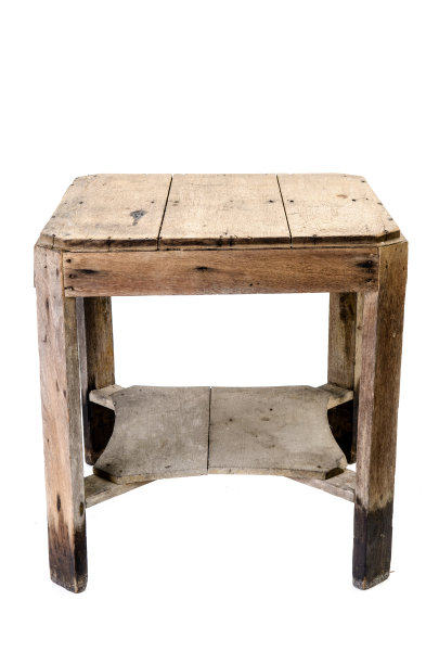 又脏又旧的木桌图片下载