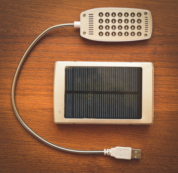 小型太阳能电池板特写图片下载