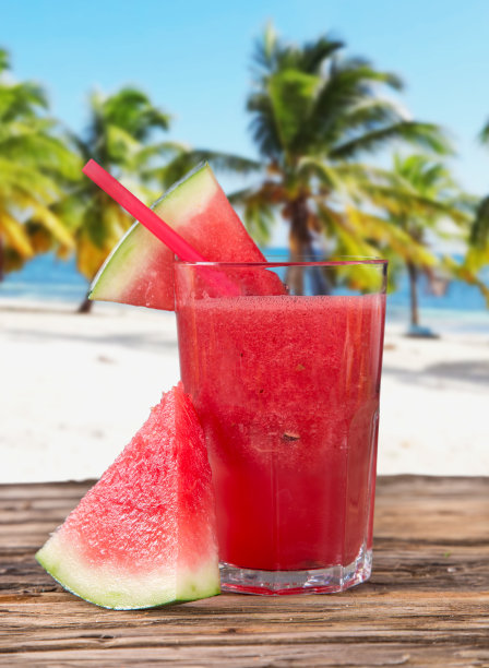 鲜西瓜汁，健康饮品。图片下载