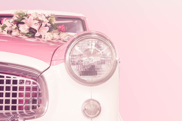 复古明信片的复古车色彩柔和的风格。图片下载