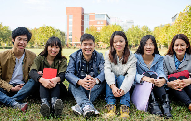 快乐的学生图片下载