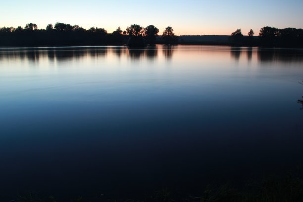 河上的黄昏图片下载