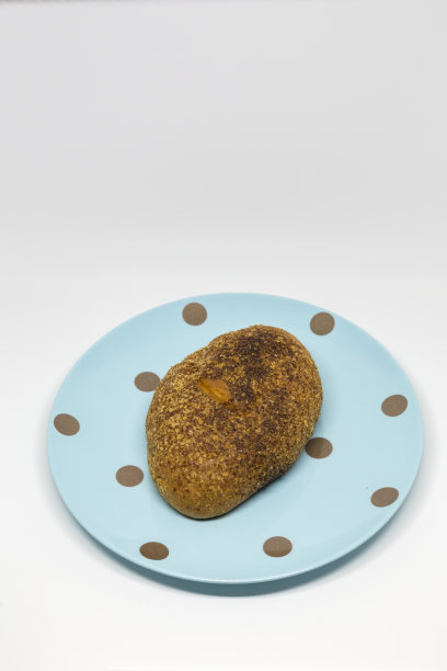 炸面包垂直白色背景图片下载