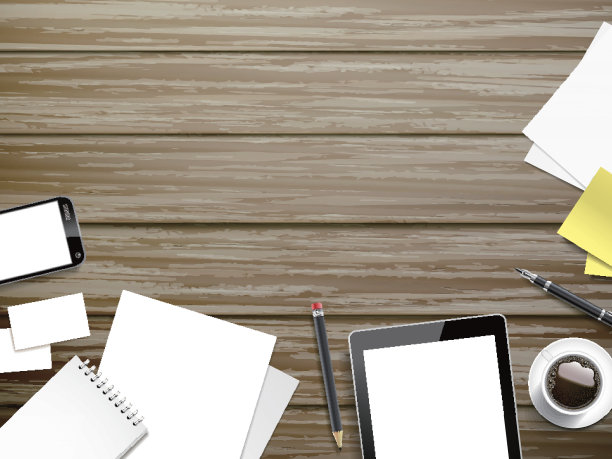 木制背景上的工作场所元素图片下载