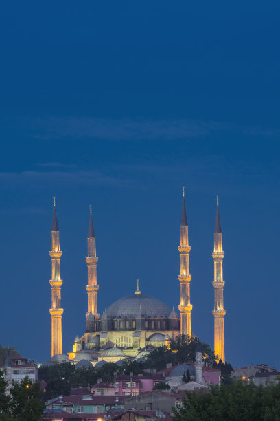 塞利米耶云中的日出图片下载