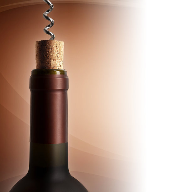 开一瓶酒图片下载