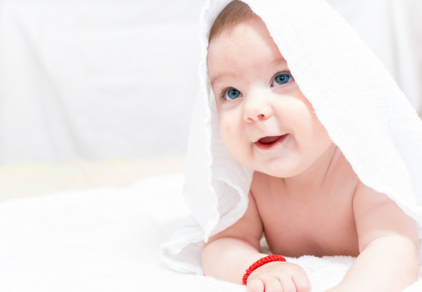 宝宝用白毛巾图片下载