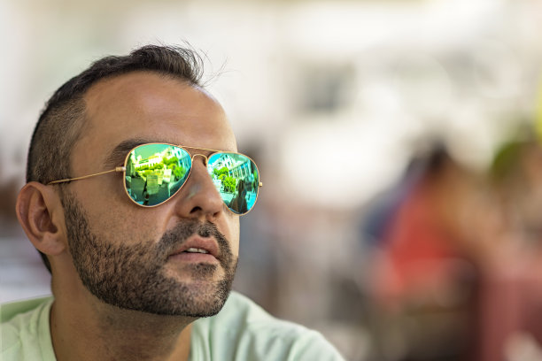 绿色的太阳镜图片下载