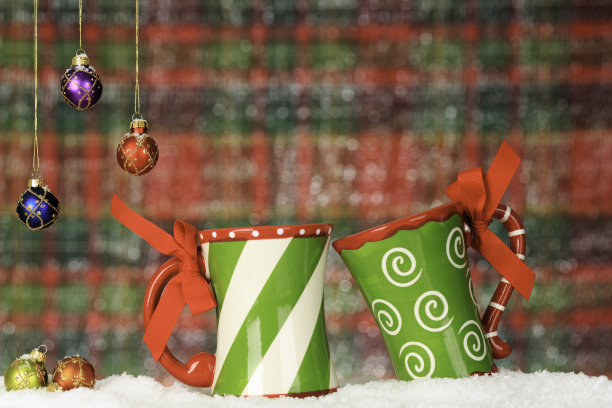 圣诞杯子和装饰品图片下载