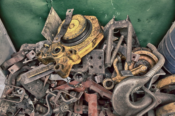 废金属堆图片下载