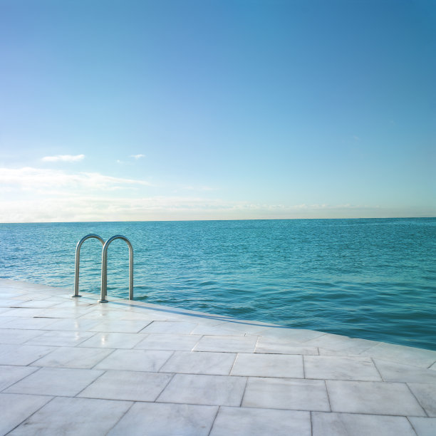 大的游泳池图片下载