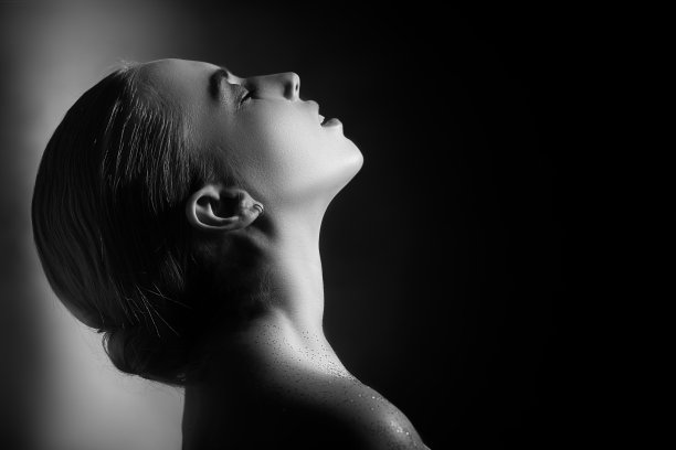 感官引起女人图片下载