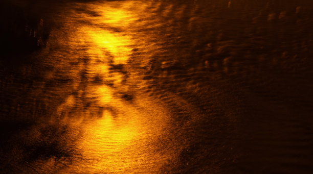 模糊金色的水图片下载