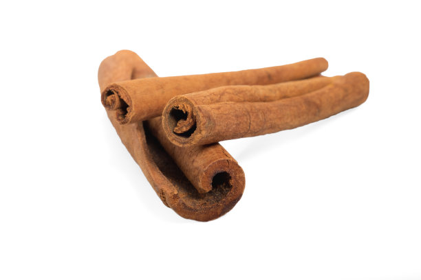 芳香肉桂棒孤立在白色背景图片下载