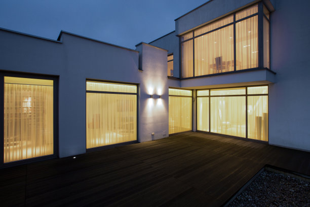 房子在晚上图片下载