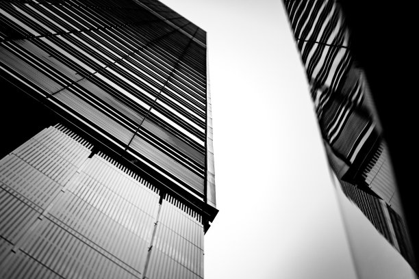 香港商业大厦窗户的黑白颜色图片下载