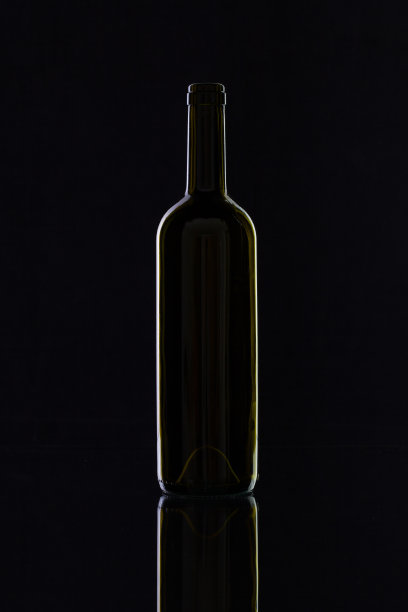 非常古老的酒瓶图片下载