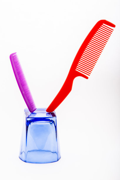 梳子和玻璃图片下载