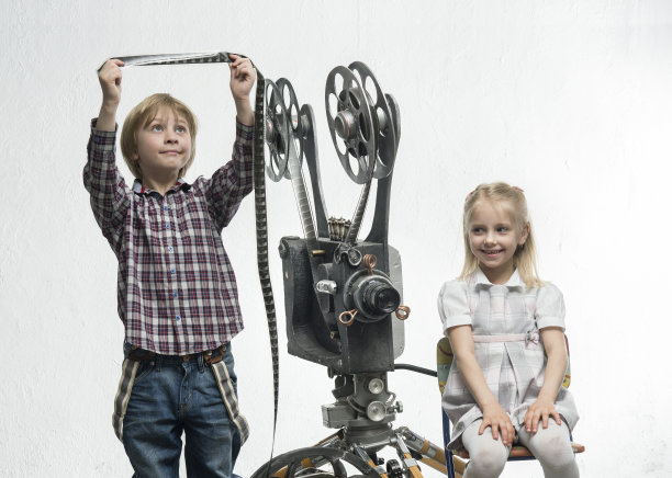 电影里的孩子图片下载