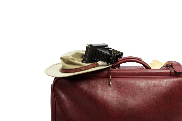 准备旅行的棕色旧皮箱图片下载