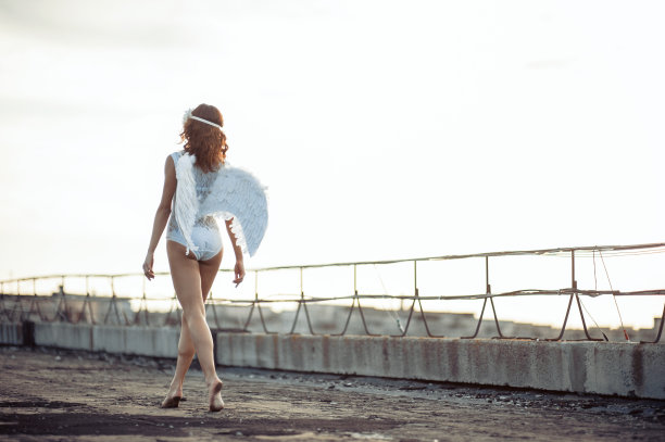 甜蜜的天使女孩图片下载