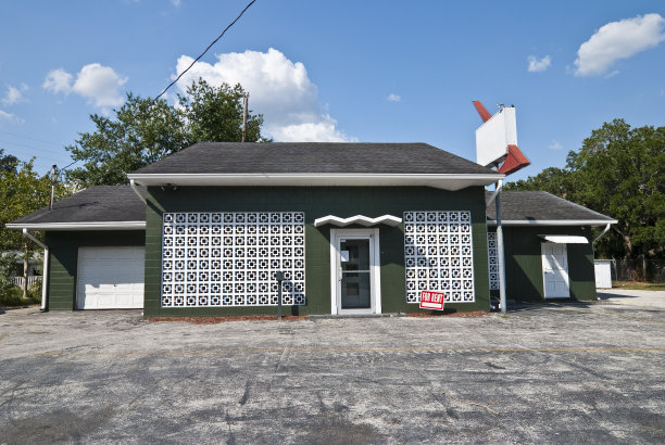 绿色小建筑出租图片下载