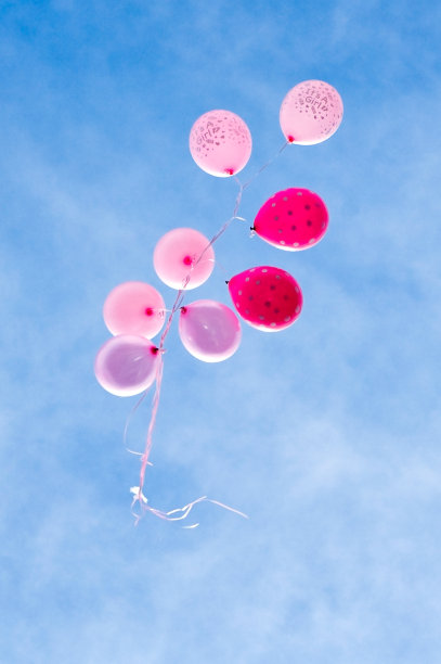 粉色气球宣布女儿降生了!图片下载