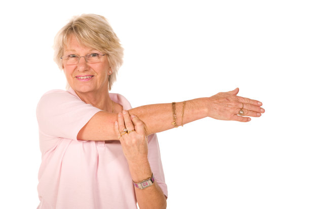 成熟的老妇人伸展图片下载