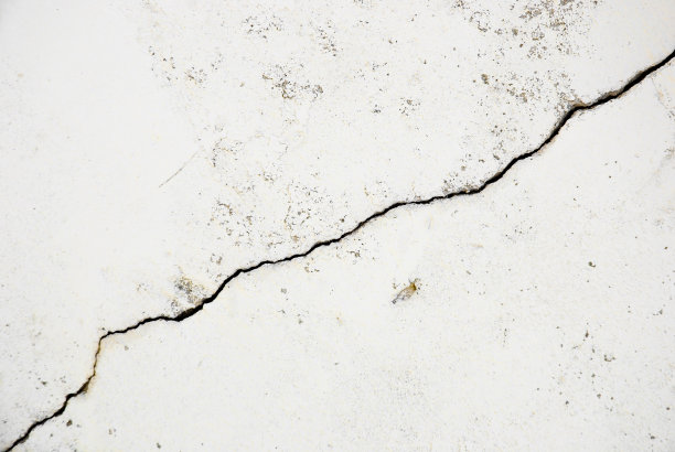 墙上有明显的裂缝图片下载