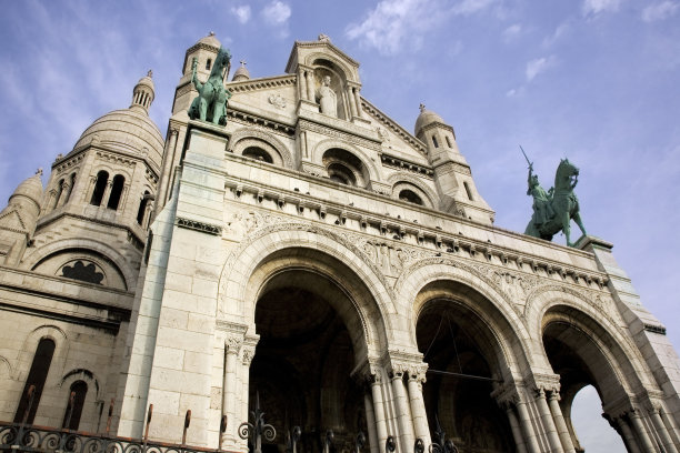 巴黎蒙马特的圣心教堂图片下载