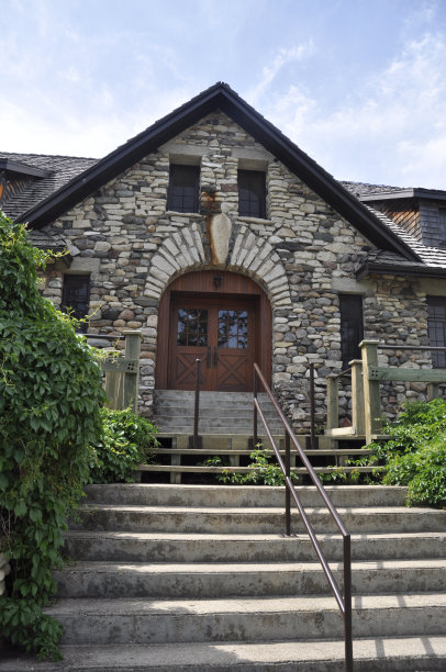 一个大宅第的入口图片下载