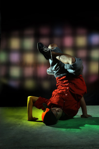 嘻哈舞者图片下载