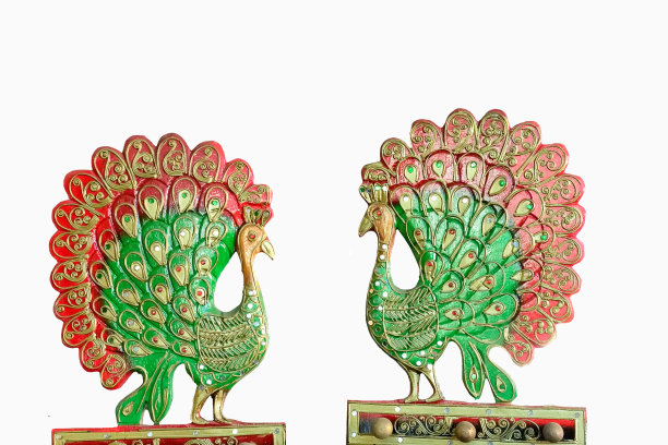 色彩斑斓的孔雀图片下载