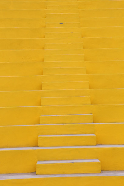 黄色的楼梯图片下载