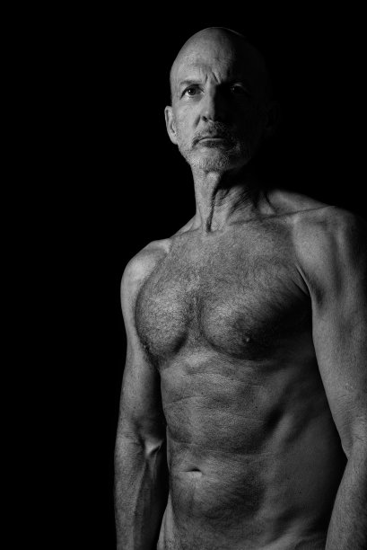 赤膊老人，非常健康图片下载