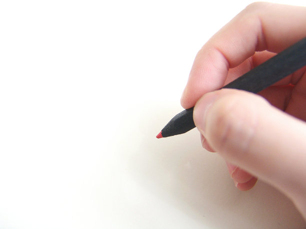 红黑木彩色铅笔素材图片