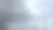 玻璃上的水滴与天空的背景图片下载