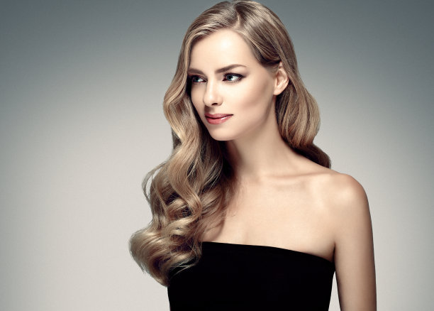 美丽的女人女孩模特金发工作室肖像。图片下载