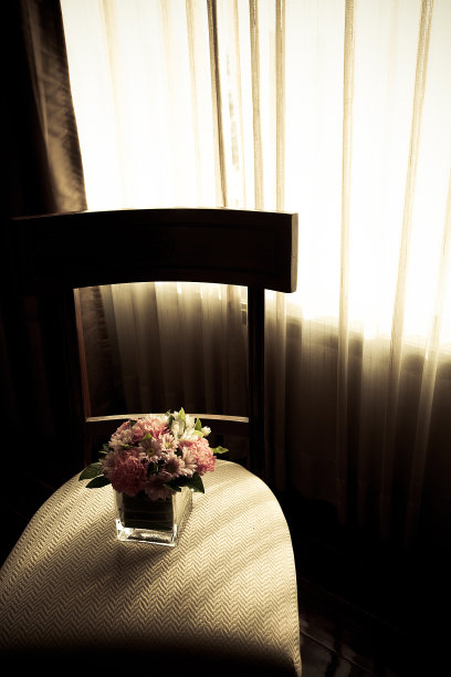 孤独的花朵图片下载