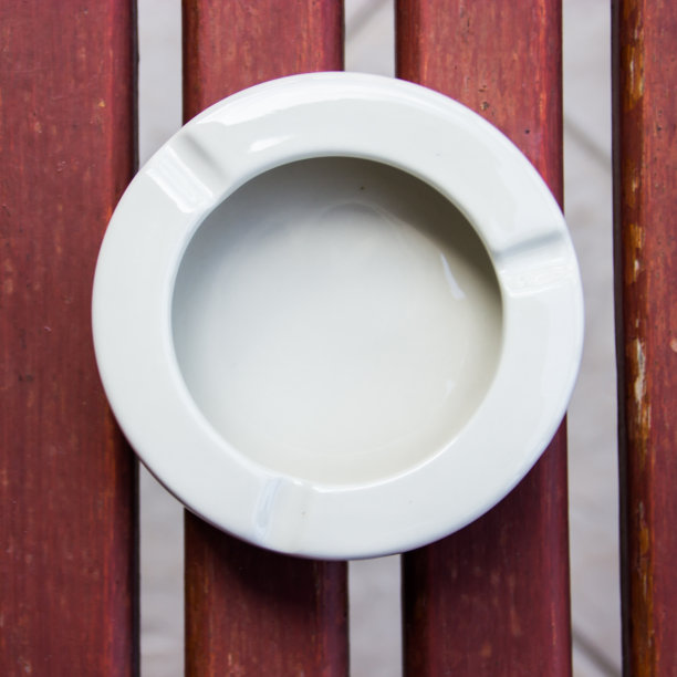 烟灰缸图片下载