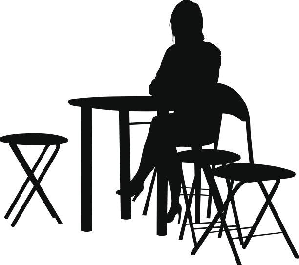 女孩在椅子上图片下载