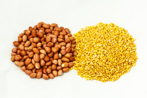 一堆花生和绿克图片下载