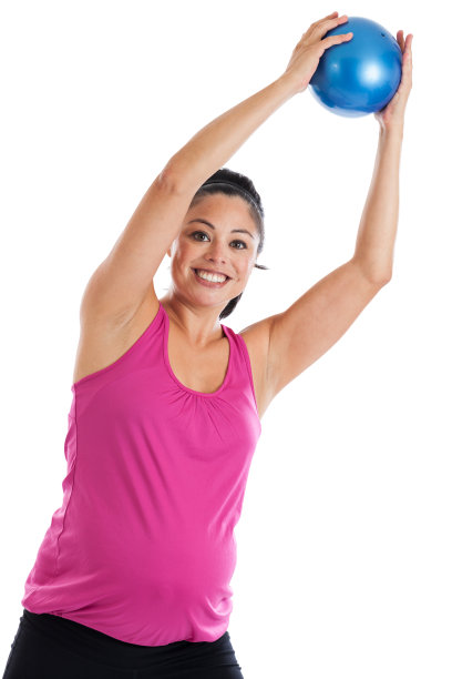 孕妇举健身球图片下载