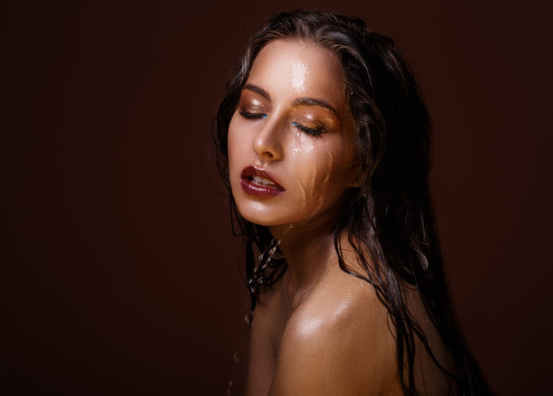 美丽的年轻女子图片下载